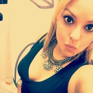 Meet your Posher, Aurora